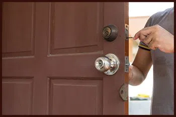 Usa Locksmith Service Tariffville, CT 860-385-1134 - 2-lockout-service